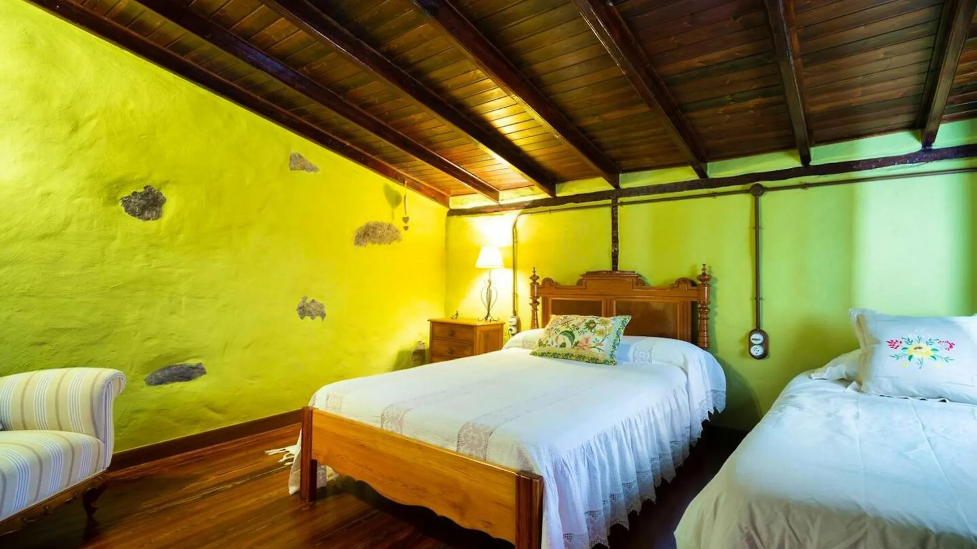 Charming Chalet In Firgas With Bbq And Internet Included 0*,